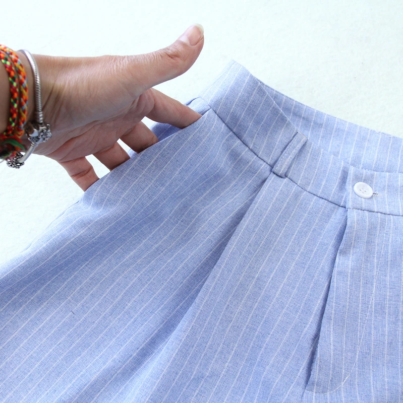 Set female 2019 new striped seven-point sleeve small suit jacket wide leg shorts two-piece temperament was thin women's clothing |