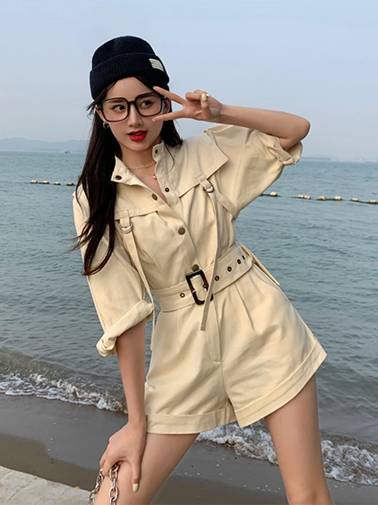 

Summer 2021 new retro Hong Kong-style tooling style design sense waist thin wide-leg casual jumpsuit women shorts