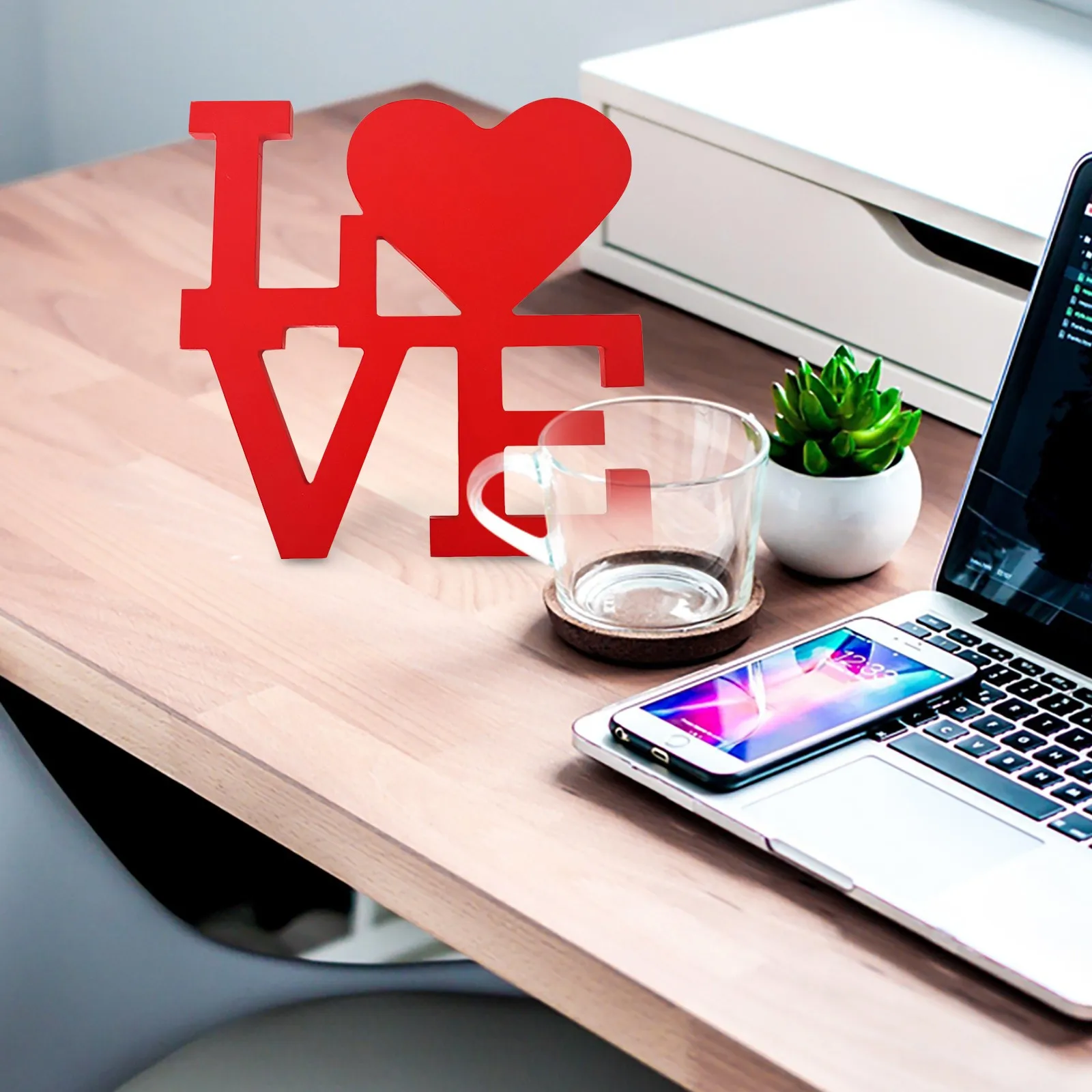 Деревянное письмо ЛЮБОВЬ настольный декоративный знак из дерева в стиле рустик для гостиной или камина.