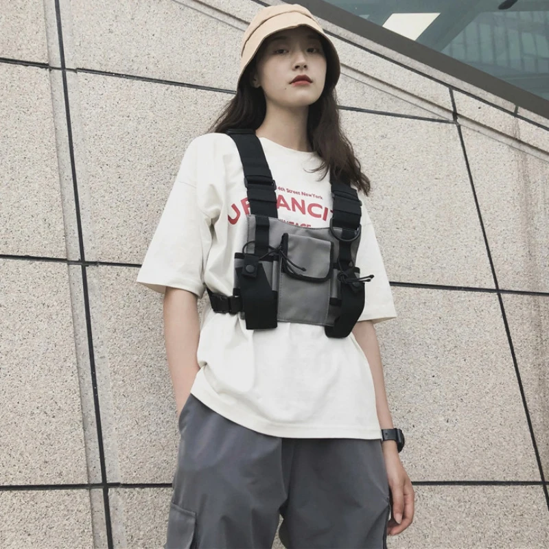 

Multi-pocket Adjustable Pockets Hip Hop Street Tactical Harness Chest Rig Bag Men's And Women's Chest Travel Bag