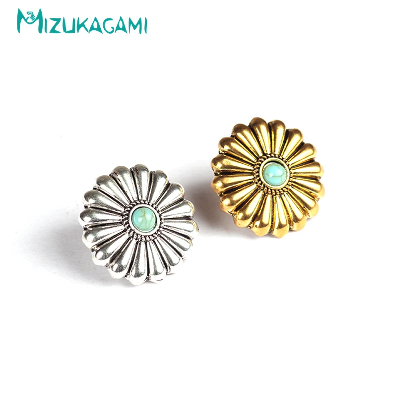 

Retro Flowers Concho Stud Earrings Zinc Alloy Material For Women Elegant Design Jewelry Wholesale
