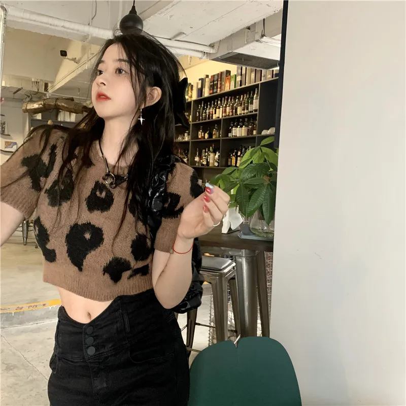 

KUSAHIKI Korean Leopard Mohair Knitwear Spring Puff Sleeve O-neck Knitted Tops 2021 New Sexy Short Sweater Pullover 6F946
