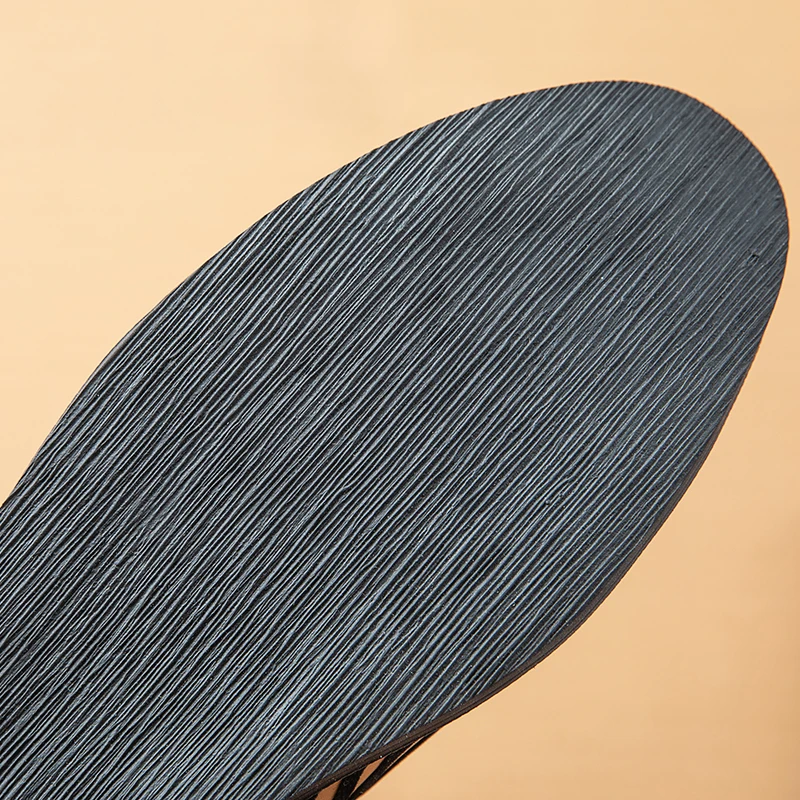 

2021 Hot Men Casual Slip On Shoes Black Tassel Loafers For Mens Brand Fashion Men Driving Shoe Fashion Leather Casual Shoe Man