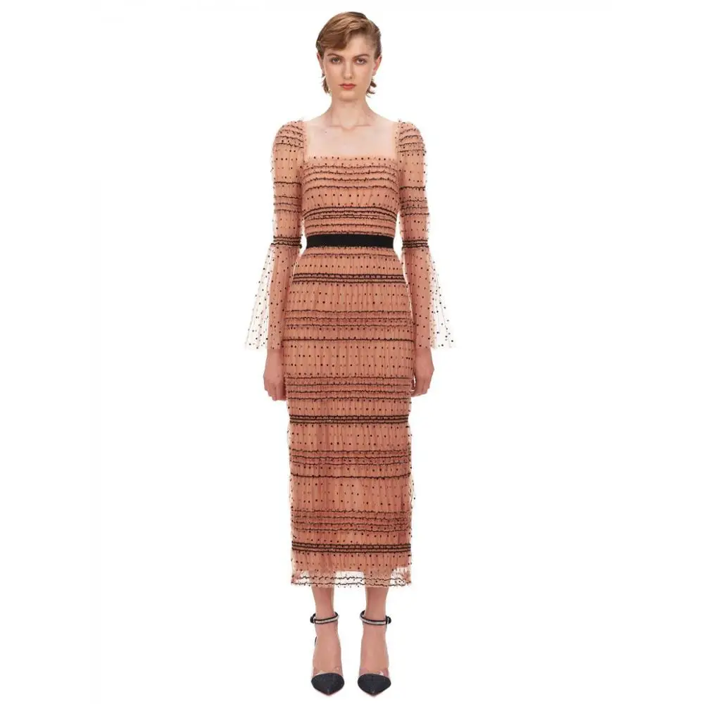 Женское Кружевное облегающее платье с открытой спиной и расклешенными рукавами