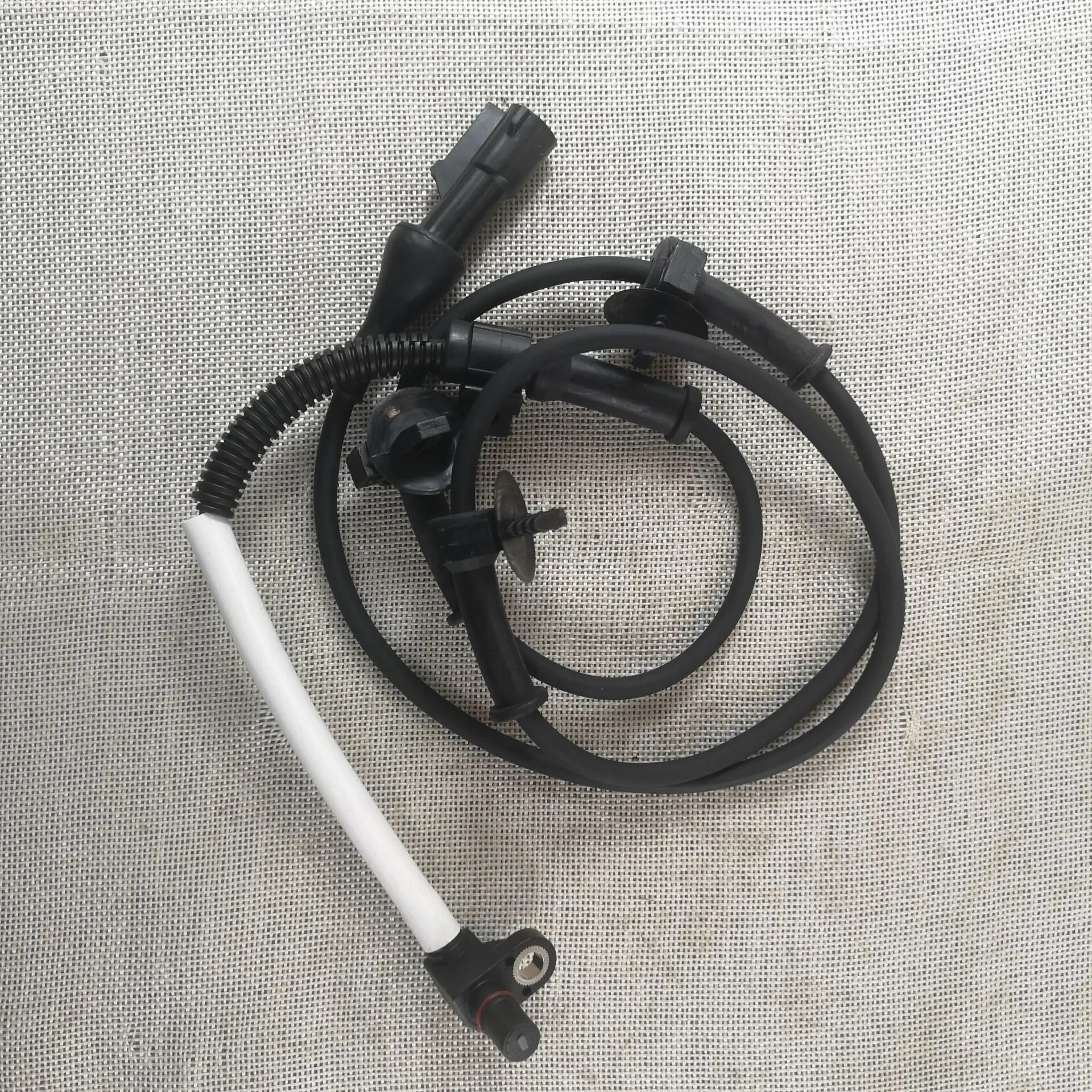 Передний датчик скорости колес ABS для 2001-2005 Explorer Sport Trac Ranger 4WD YL5Z2C204AB 1F0043701A 1F0043701B