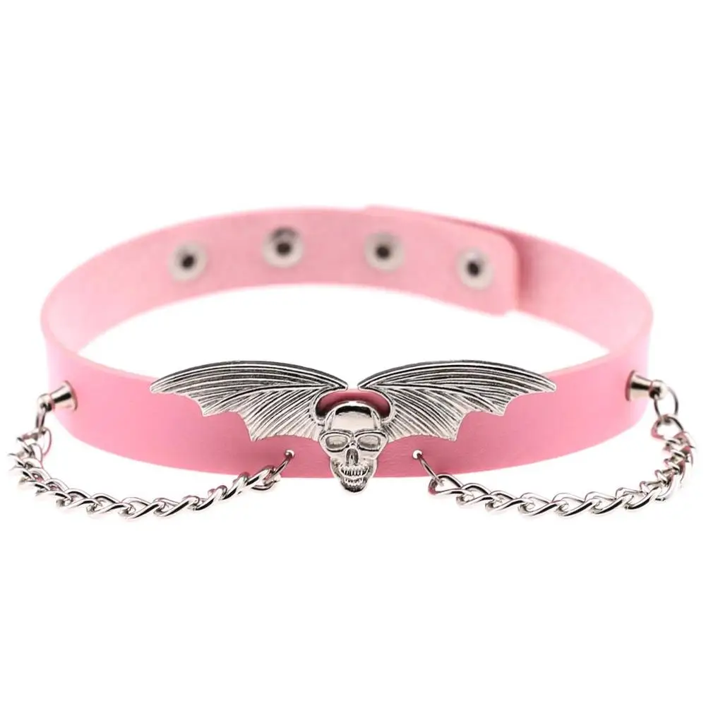 Ошейник из искусственной кожи с заклепками "Летучая мышь" для БДСМ-игр.