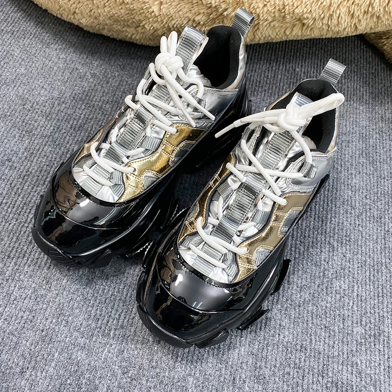 Женские кроссовки на платформе теплые толстой плюшевой подкладке со стразами