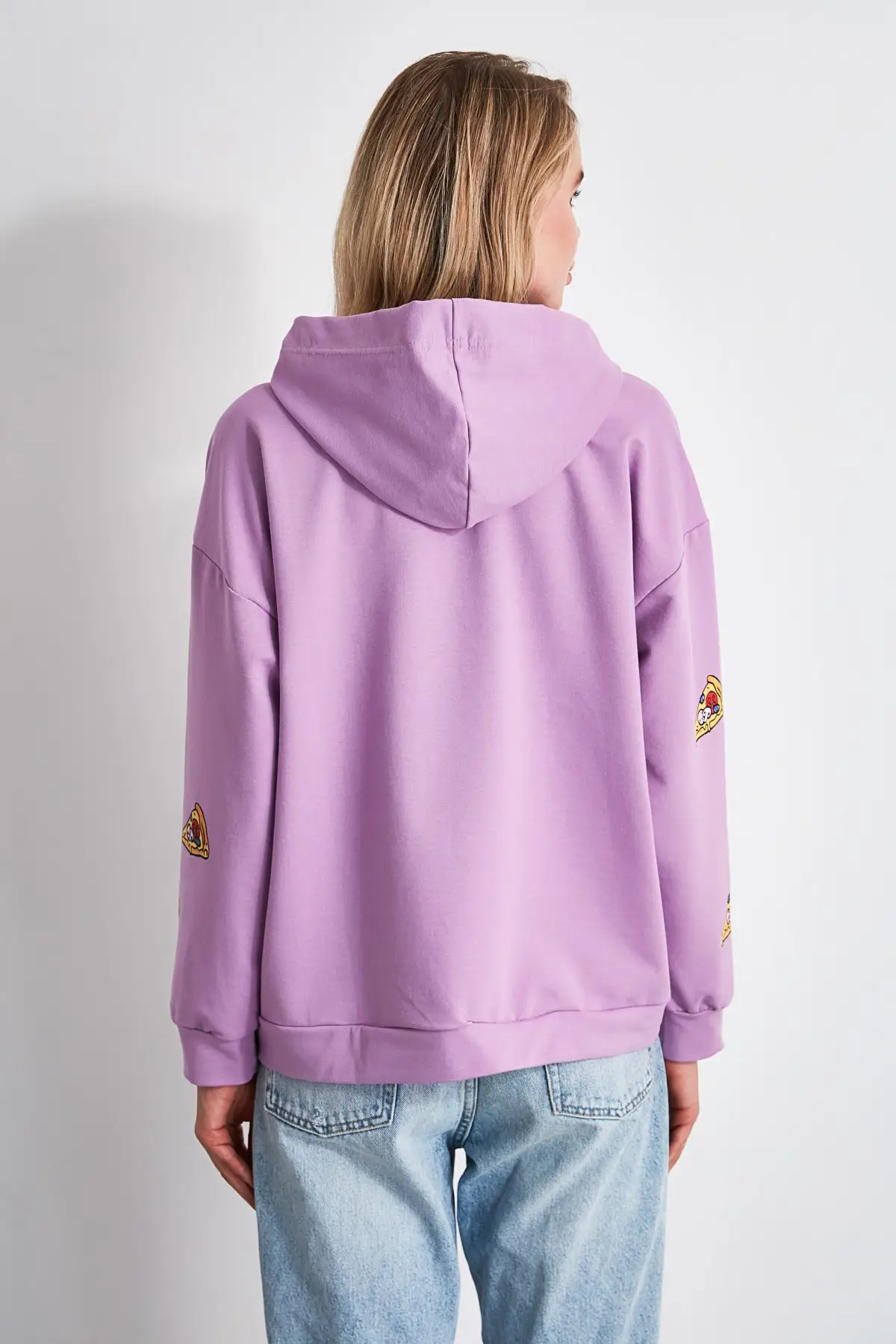 

Trendyol Printed and Embroidered Oversize Knitted Sweatshirt TWOAW21SW0343