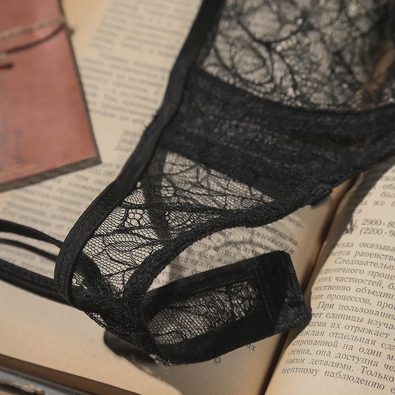Тонкий сексуальный бюстгальтер без косточек прозрачный кружевной Черные