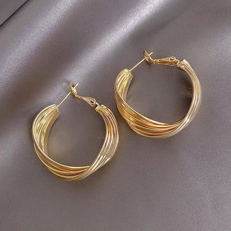 

New Sexy Trendy Multilayer Circle Twisted Spiral Curved Hoop Earrings For Women Simple Glossy Exaggerated Oorbellen Jewelry