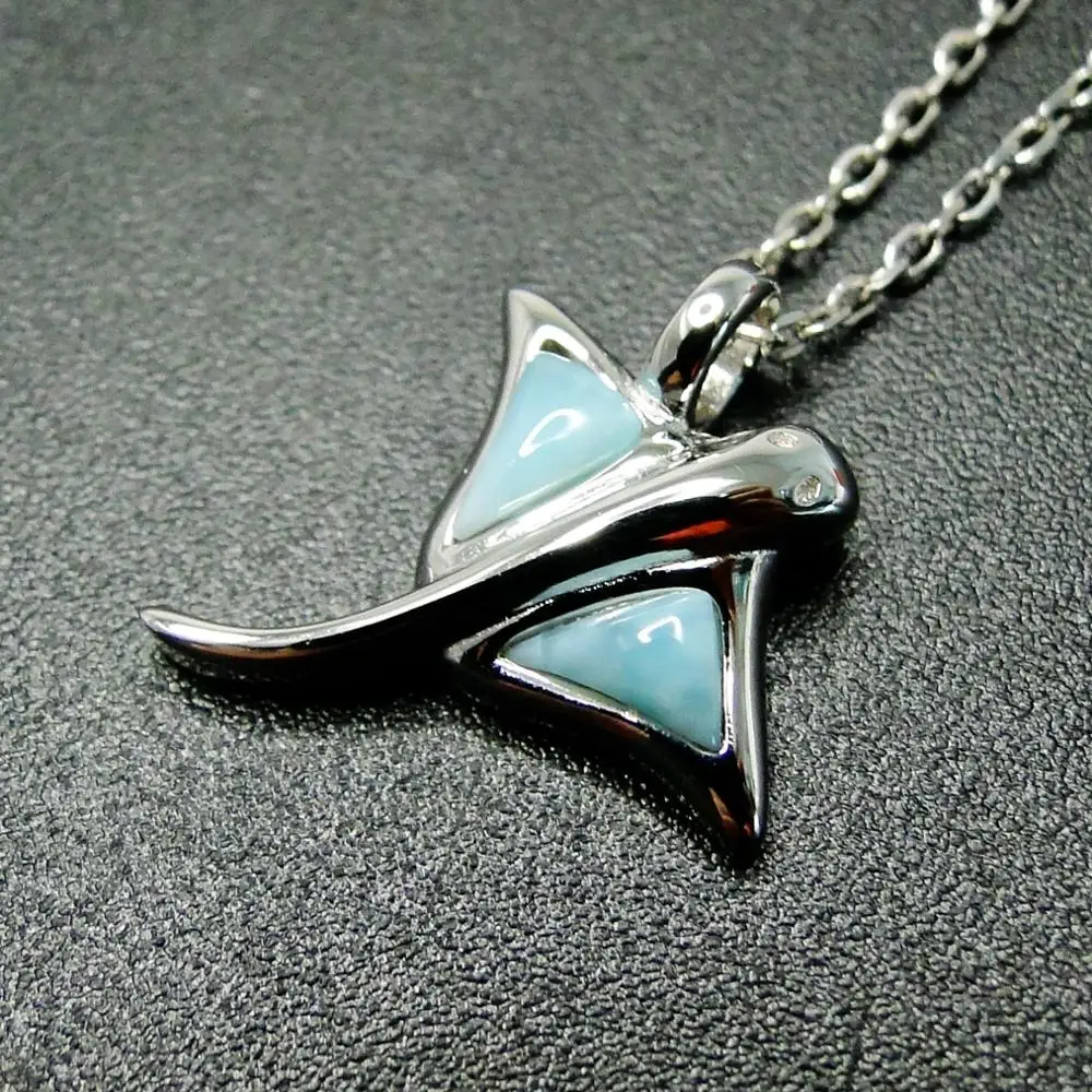 Женская подвеска из серебра 925 пробы с натуральной домикой