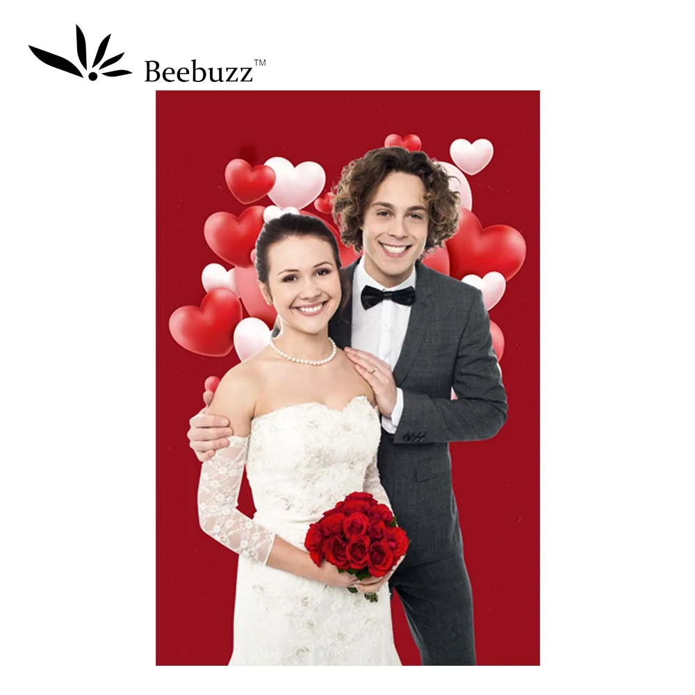 Красный фон для студийной фотосъемки в форме сердца с воздушными шарами и