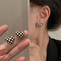 2021 new trend sweet cute black white checkerboard heart stud earrings fashion hiphop punk vintage stud earrings for women girls