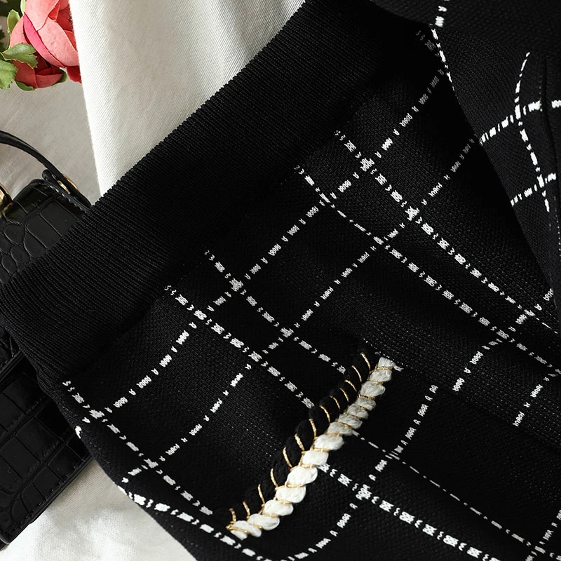 

2021 Fashion Suit Fall/Winter New V-neck Loose Plaid Top + Two-piece Knit Skirt TZ645