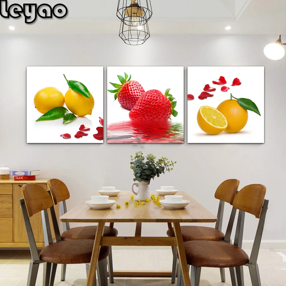 картина на кухню по фен шуй. картина на стену в кухне по феншуй. натюрморт с фруктами. фотообои в интерьере кухни. картины для кухни на стену.