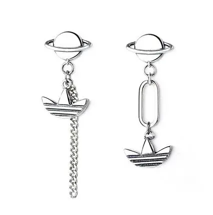 

YW925 Sterling Silver Earrings Mickey Women's Men's Hip Hop Black Star Moon Ear Stud Earrings Fashion Jewelry Best Gift for Frie