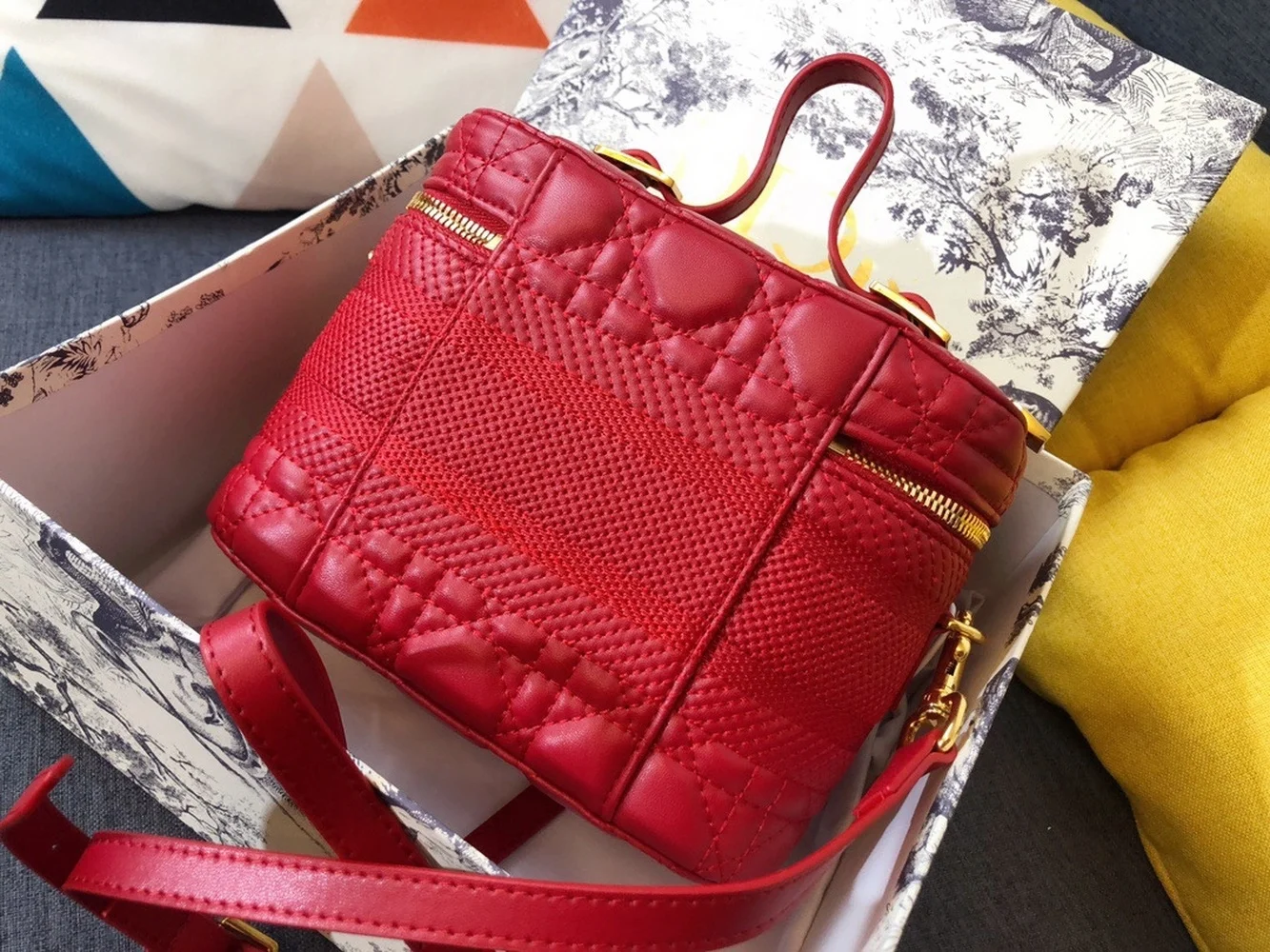

Fashion lady handbag cosmetic bag sheepskin luxury one-shoulder messenger bag handbags women bags designer designer bags