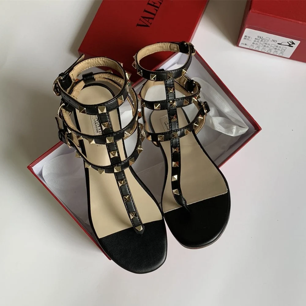 

Luxury Brands Women's Fashion Rivet Sandals Summer Girl's Casual Sandals Leather Flat Flat Rivet Sandals