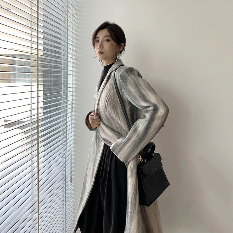 

[EAM] Loose Fit Gray Striped Pattern Long Woolen Coat Parkas New Long Sleeve Women Fashion Tide Autumn Winter 2021 1DD2439