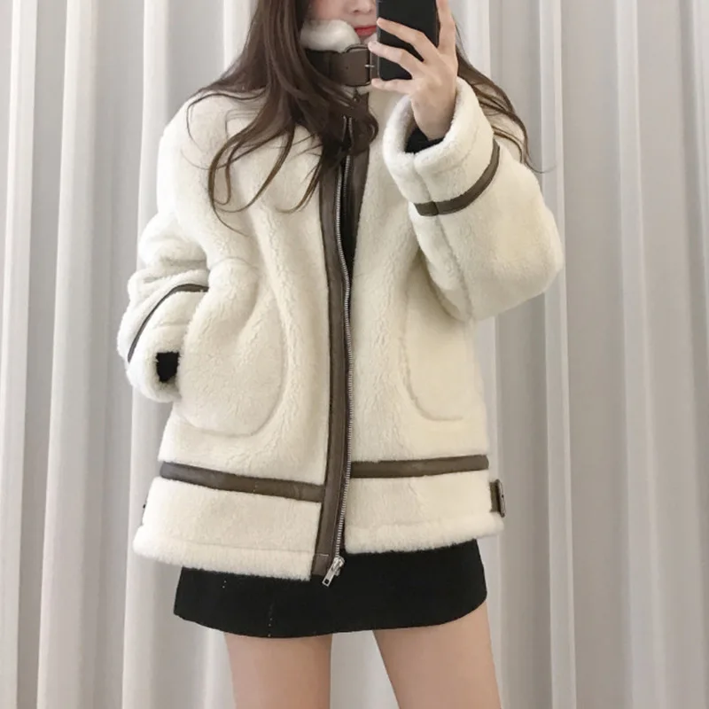 

Korean Chic fur one lamb wool locomotive loose short coat with thick cotton-padded jacket 2020 female winter fashion