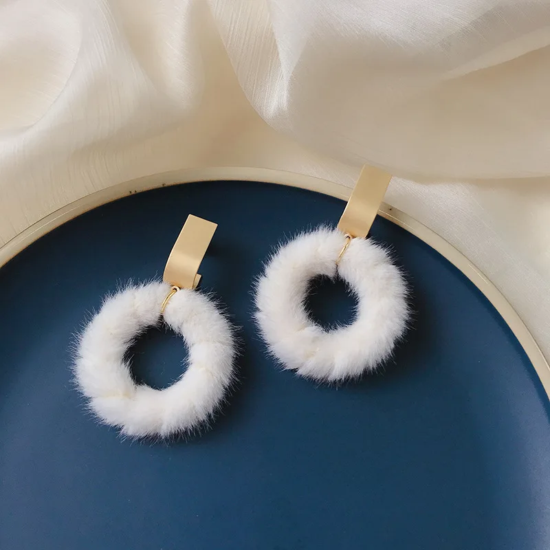 

2020 NEW Fashion Earrings Winter Circle Long Fringed Mink Hair Dangle Drop Earring For Women Statement Jewelry White Pendientes