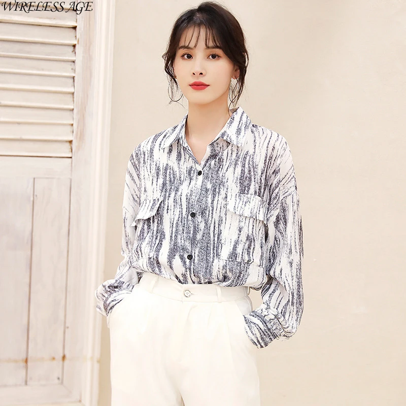 

WIRELESS AGE Long Sleeved Shirt Ink Printing Loose Sexy Retro Undershirt 2021 New Women's Fashion Chic Daily Temperament Wild