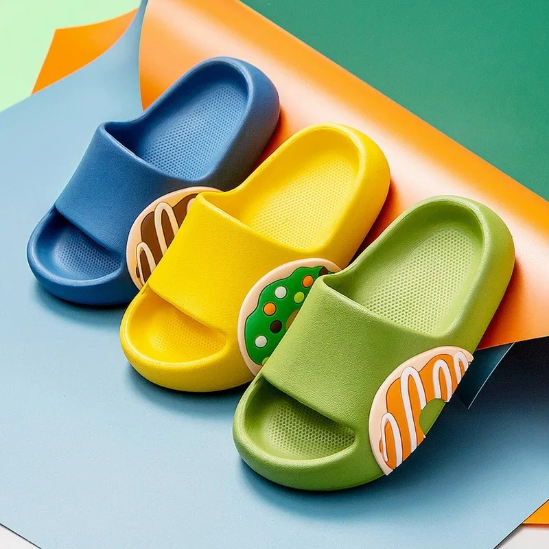 

Children Slippers Boys Girls Rainbow Beach Sandals Summer Shoes For Kids EVA Non-slip Cute Soft Indoor Bathroom Slides