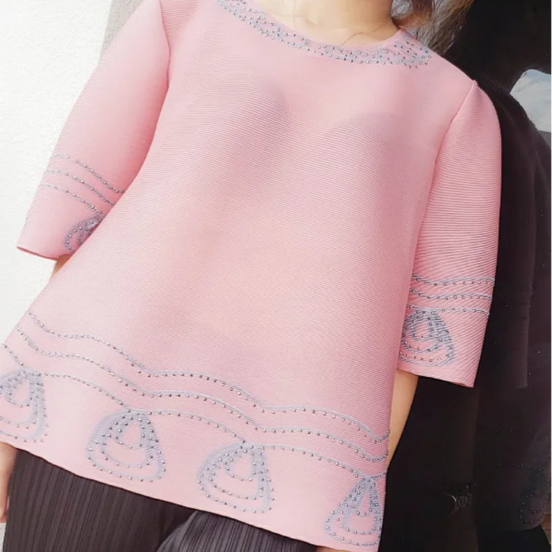 

Spring / Summer Mid Sleeve T-shirt Miyake Pleats Tshirt