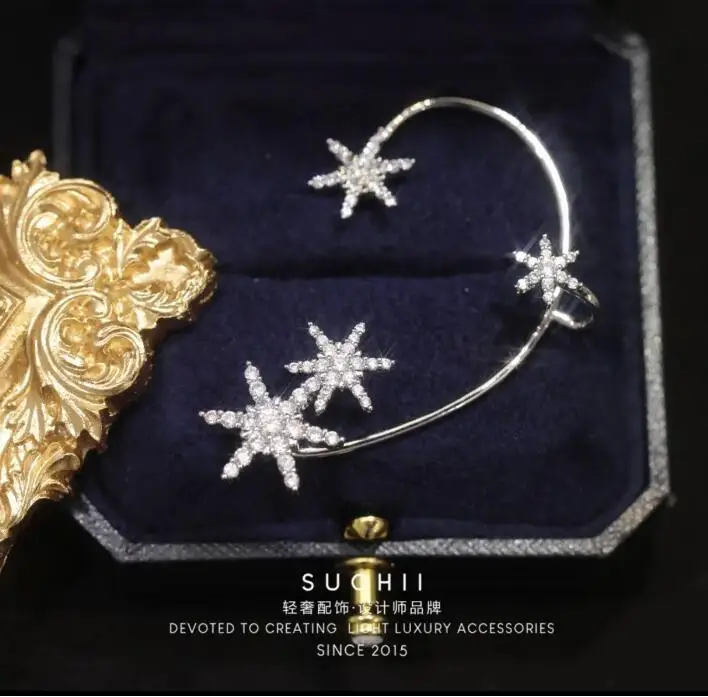 

Snowflake micro-inlaid zircon earrings without pierced ears elegant fashion autumn winter new Christmas new girl ear jewelry