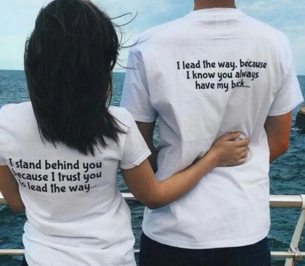 Парная подходящая футболка летняя мужская и женская с надписью I Lead The Way стенд за