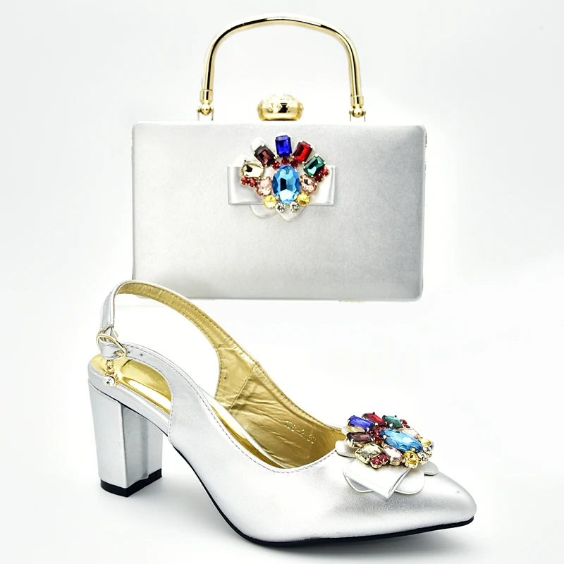 Последняя мода Летние туфли на высоком каблуке для женщин Комплект из туфель и