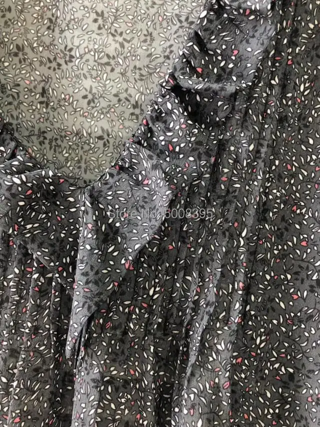 Серая печатная блузка v-образным вырезом гофрированная деталь Короткие рукава