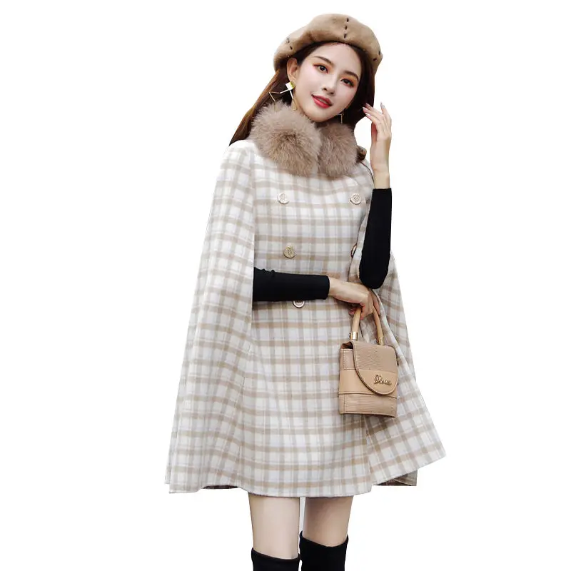 Женское шерстяное пальто-накидка свободное пончо в клетку с большим меховым
