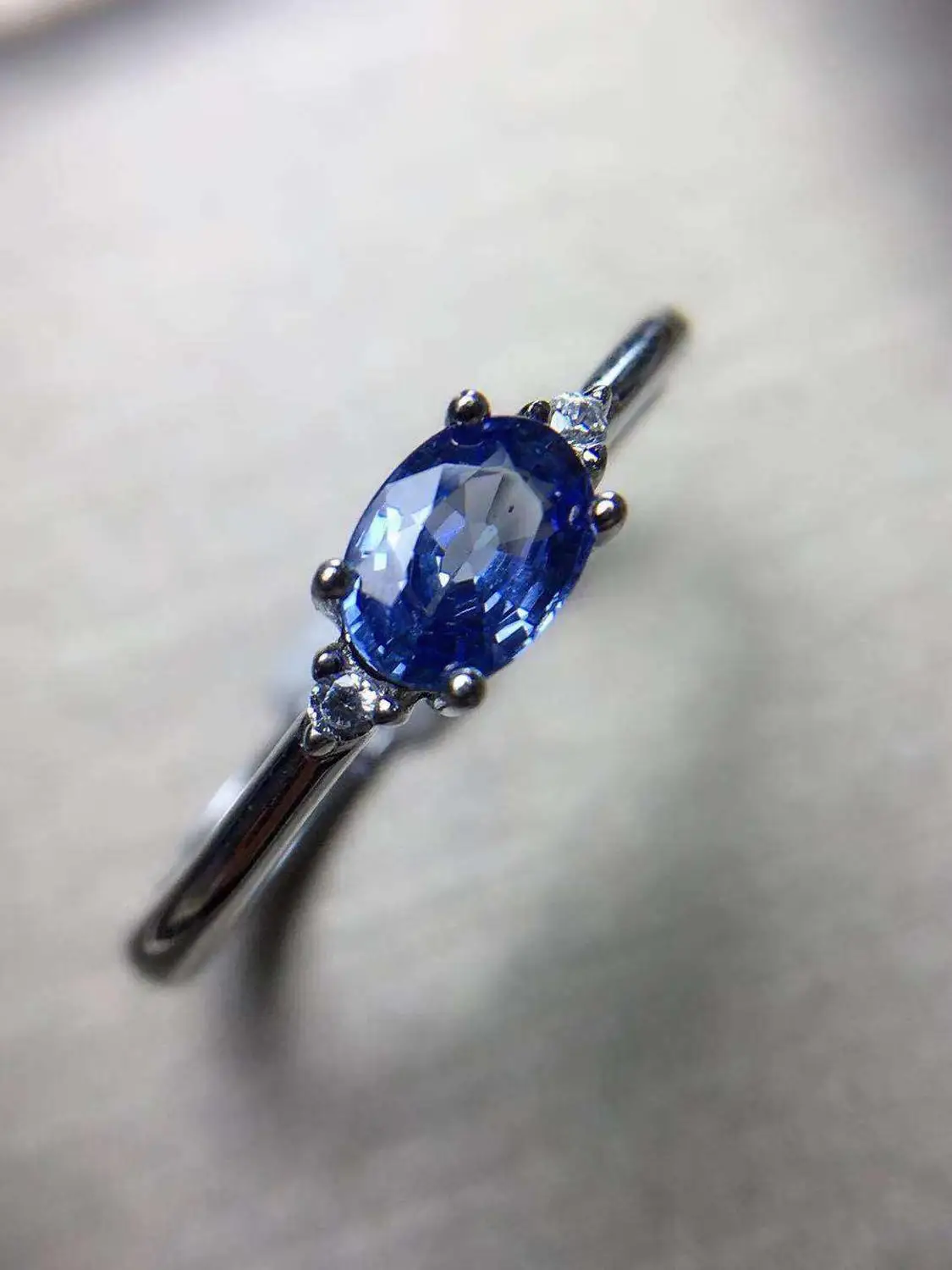 

Кольцо женское из серебра настоящий синий сапфир пробы, 925 пробы