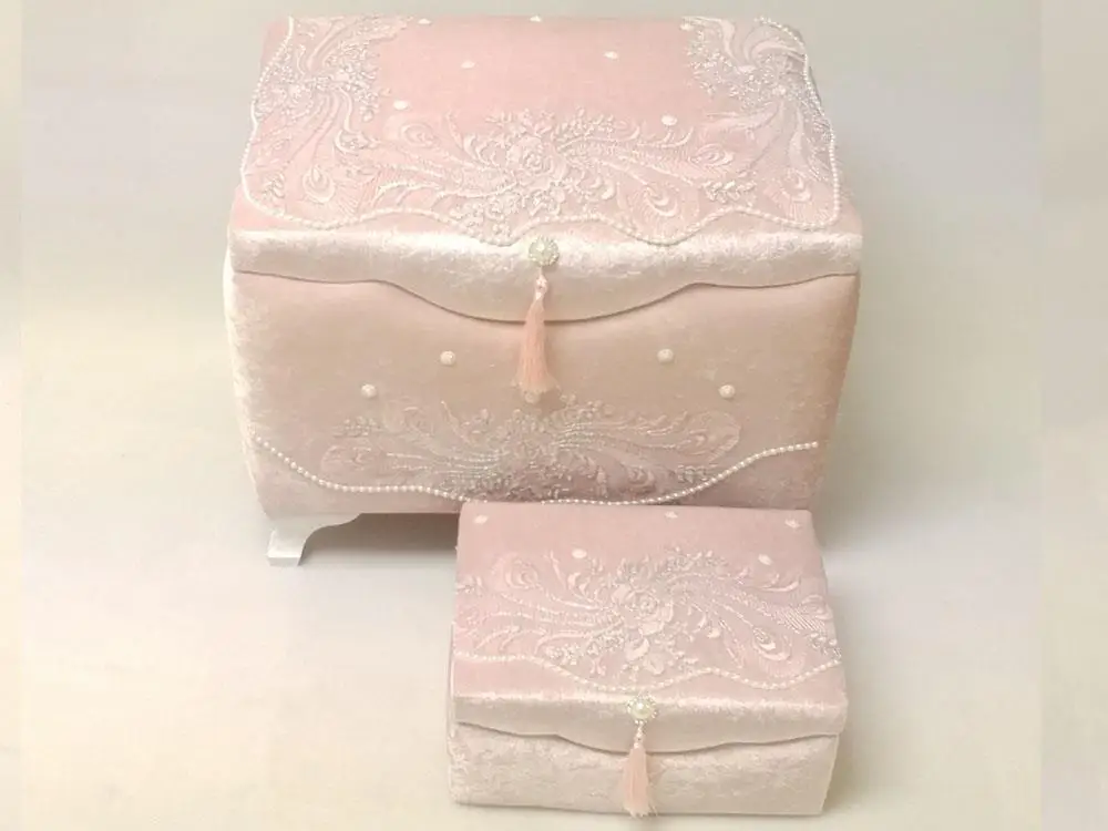 

Model Capped Ruched 2'li Dower chest Pink