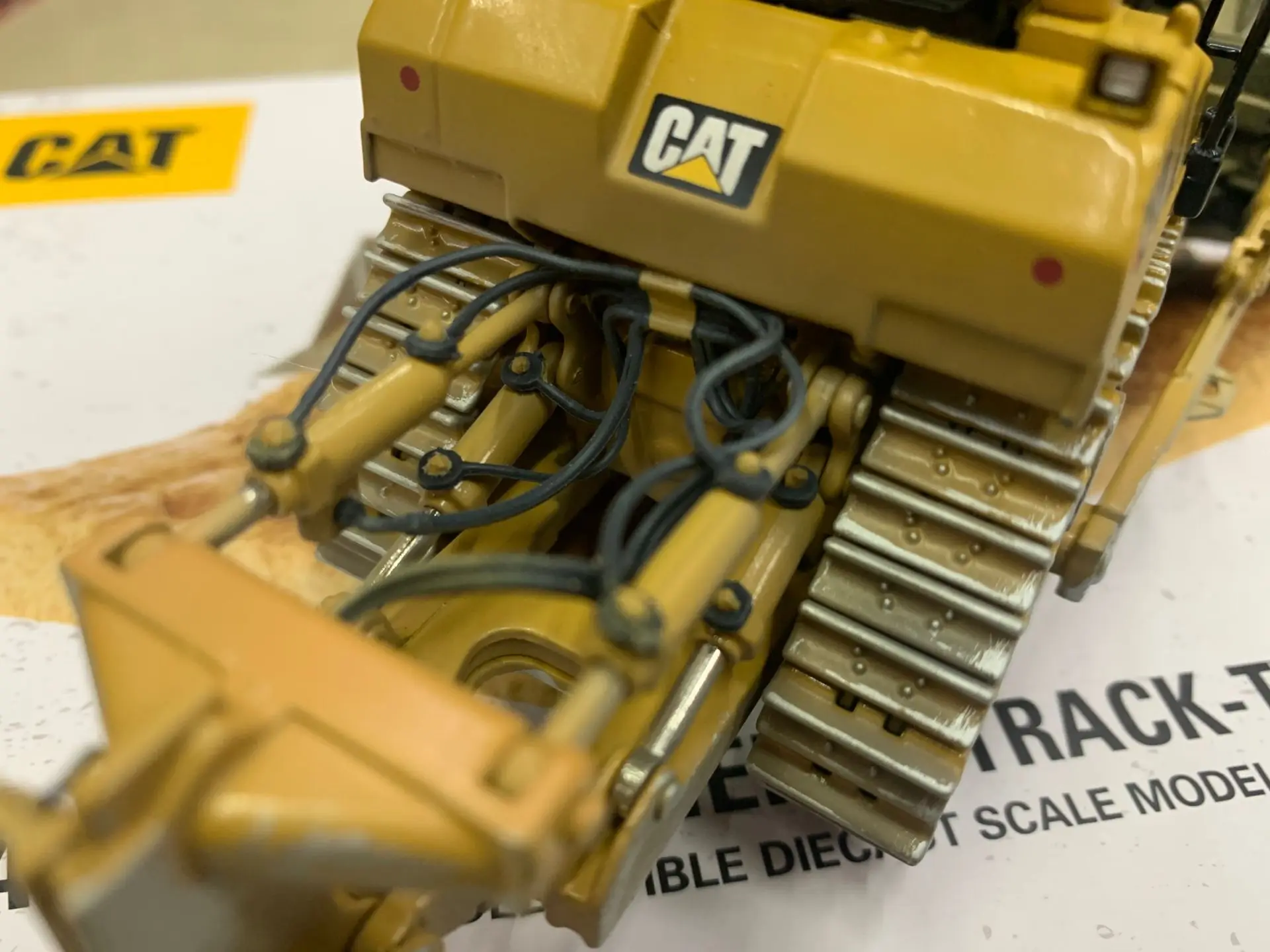 Бренд Diecast Masters 85702 Caterpillar Cat D9T выветрился трек Тип трактор 1:50 Новый в коробке|crane