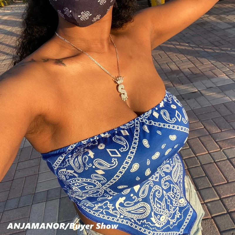 Женский укороченный топ с банданой и графическим рисунком размера плюс