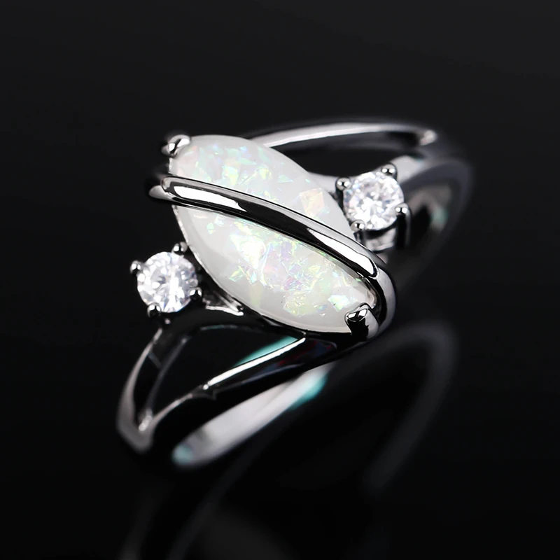 

Fashion Retro Oval Opal Rings Jewelry Zircon Inlaid Engagement For Women Couple Wedding Party Gift Whole sale N611