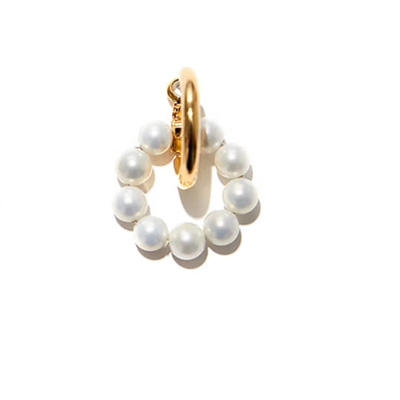 

Pearl circle detachable earrings female fashion personality simple cold wind earrings French retro earrings.