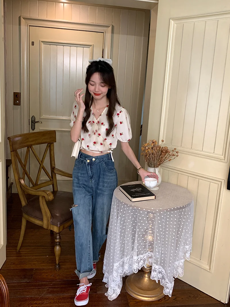 Женская шифоновая рубашка с коротким рукавом V-образным вырезом и вышивкой розы |