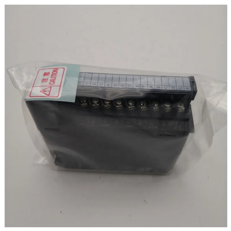 

New original Q64AD Analog-Digital Converter Module
