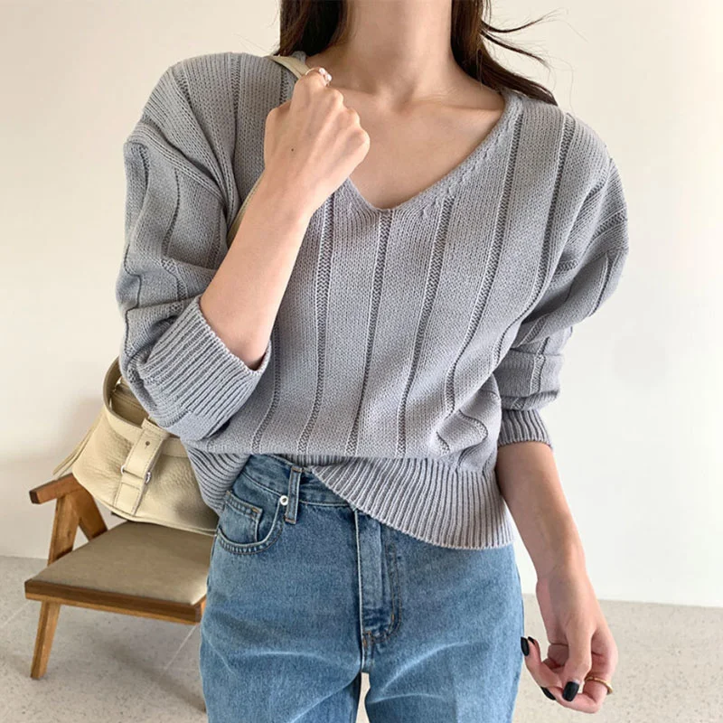 

Женский трикотажный свитер с V-образным вырезом и длинным рукавом