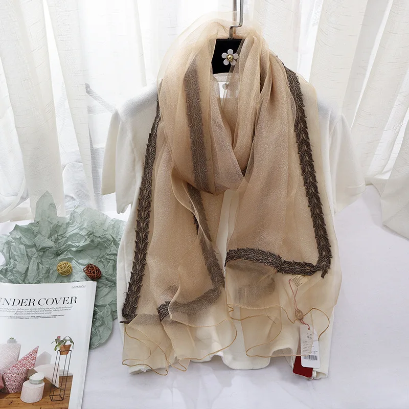 Шелковый женский шарф золотистый/серебристый шелк весна-осень Солнцезащитная