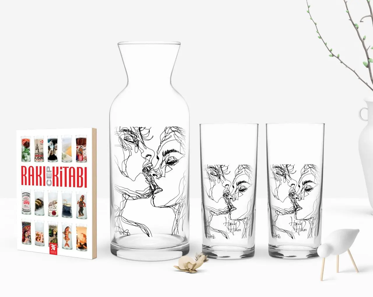 

Персонализированные с красочным рисунком поцелуя, дизайн с двумя Arrack чашки графин и карманная книжка подарок Seti-2