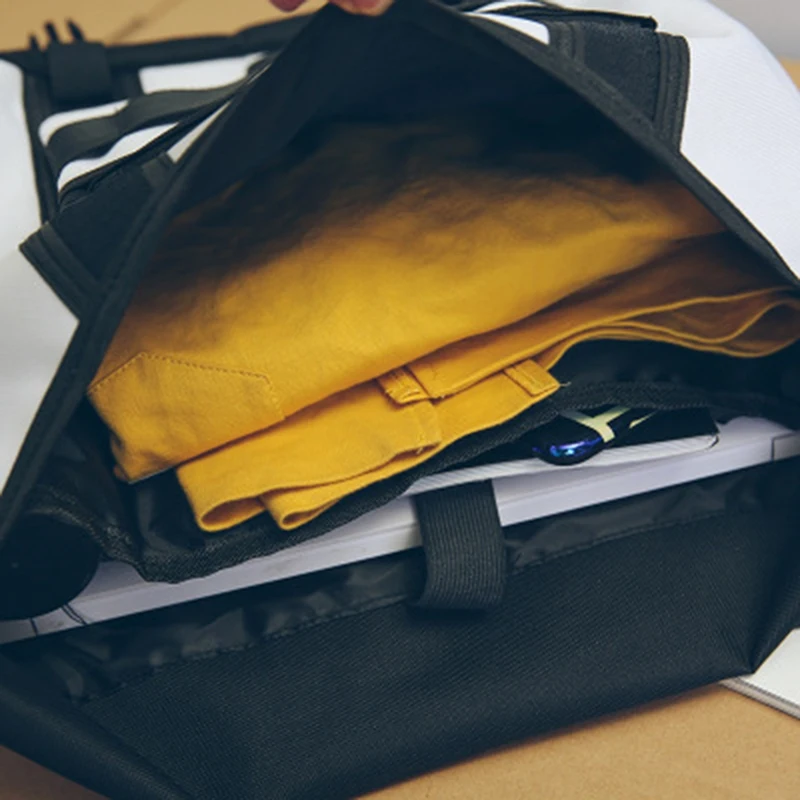 

Men's and Women's Casual Chest Bag, Functional Shoulder Bag, Multifunctional Outdoor Travel Messenger Bag