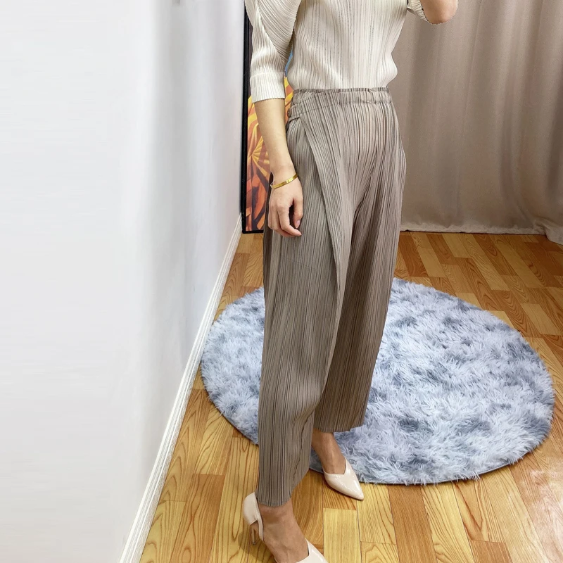 Женские Плиссированные укороченные брюки Changpleat однотонные свободные большого