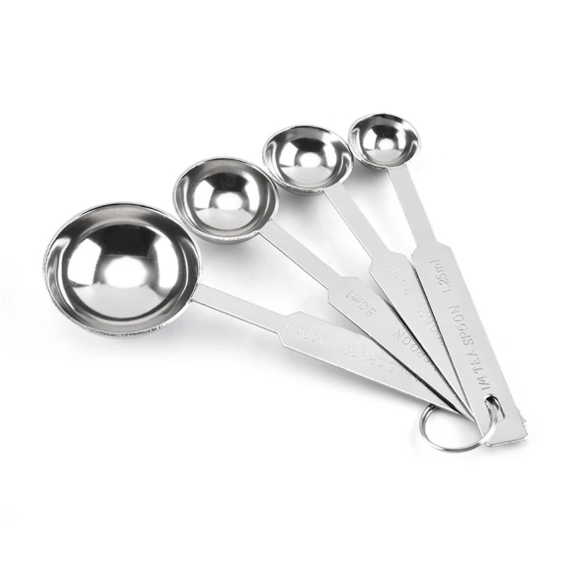Мерные чашки и ложки из нержавеющей стали фотография торта кофейная лампа с