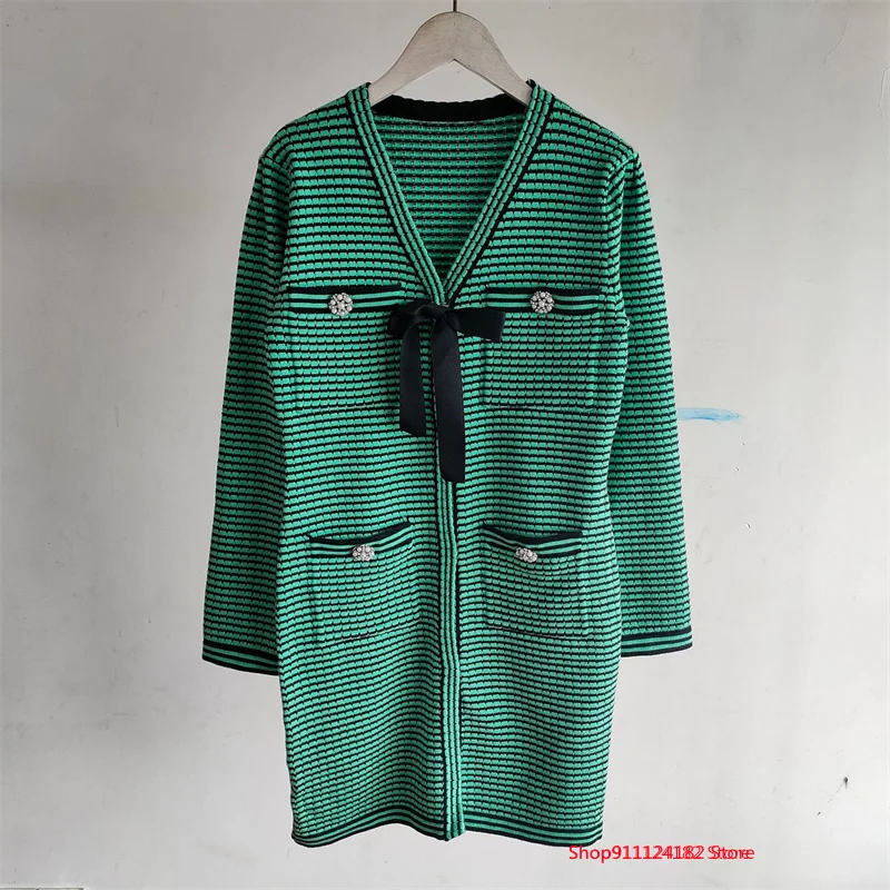 

College Style 2021 Early Autumn Women's New V-neck Diamond Bow Long-Sleeved Slim Short Knitted Cardigan