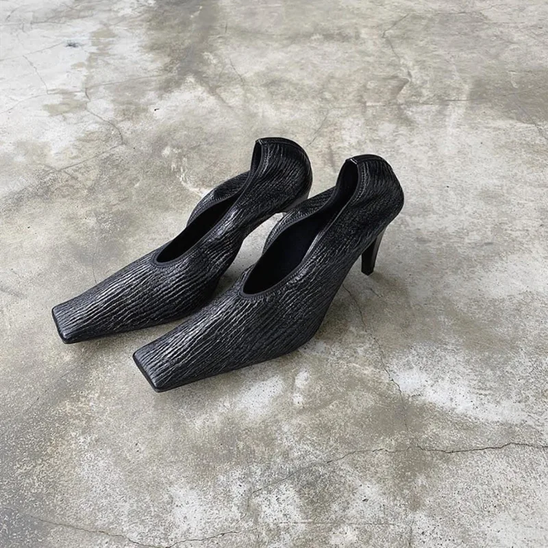 

2021 Spring and Summer Fashion Water Ripple Elastic Band High Heels Soft Leather Square Toe Temperament Women's Single Shoes