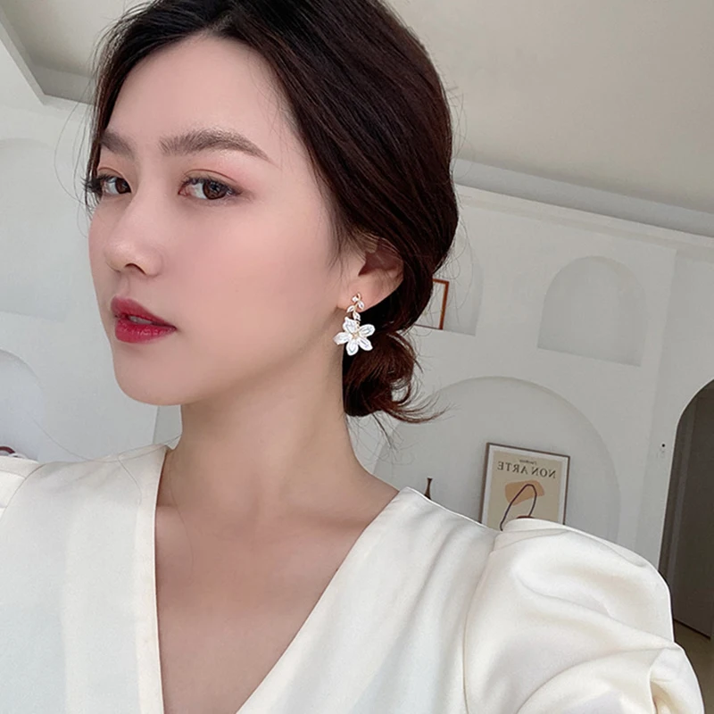 

XIYANIKE Temperament White Pure Simple Five Petal Flower Earrings Trendy Complete Plant Stud Earrings Fairy Jewelry For Girl